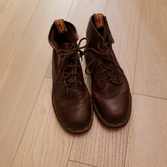 Dr. Martens Shoes - DR. MARTEN 101 6 EYE BROWN LEATHER BOOTS